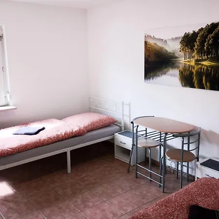 Boardinghouse In Apartment *